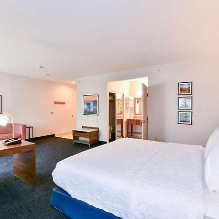 Hampton Inn & Suites Pittsburg Bagian luar foto